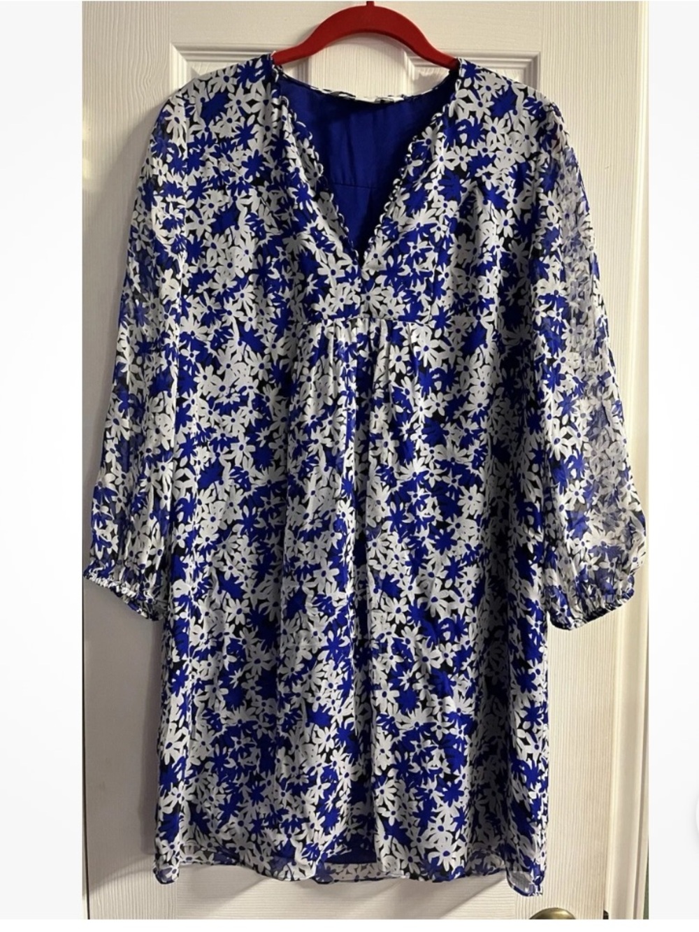 Diane Von Furstenberg Blue and White Floral Long Sleeve Dress Size 8